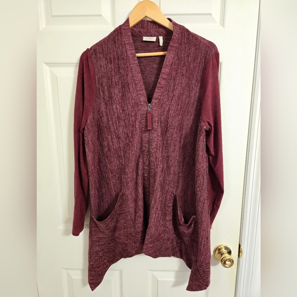 Logo Women's Burgundy Pink Sweater Zip Front Lightweight Pockets Size Medium